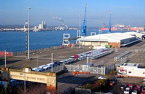 Southampton Docks - geograph.org.uk - 1721650.jpg