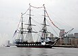 USS Constitution, найстаріше у світі морське судно на плаву, в гавані Бостона. 4 липня 2014