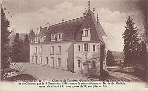 Carte postale en noir et blanc d'un château.