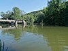 Die Altmühl in Eichstätt auf der Höhe Seminarwiese; im Hintergrund das Wehr an der Aumühle.