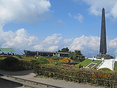 Le Batasia Loop abrite en son centre un mémorial dédié aux soldats gorkhas morts pour le Royaume-Uni.