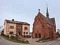 Kirche St. Bonifatius mit Pfarrhaus in Bergen auf Rügen