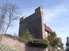 Schildmauer del castillo de Berneck en la Selva Negra.