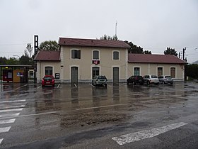 Le bâtiment voyageurs de la gare de Saint-Béron - La Bridoire.