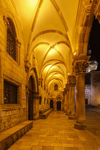 320px-Casco_viejo_de_Dubrovnik%2C_Croaci