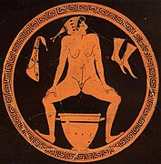古希臘交际花(hetaera)排尿於雙耳陶瓶(skyphos)中。 (c.480 BCE)