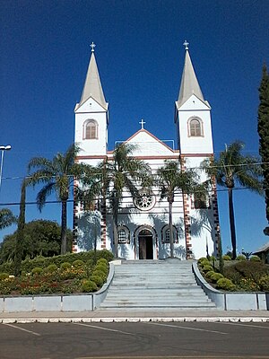 Igreja de Treze Tílias.jpg