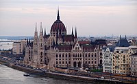 Угорський паламент, вид з моста, 2015 р.