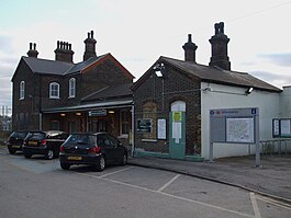 Mitcham Junction stn building.JPG