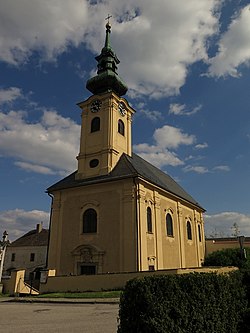 Farní kostel Panny Marie Bolestné a sv. Jana Nepomuckého.