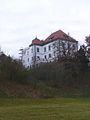 Blick auf Schloss Achleiten von der Krems aus