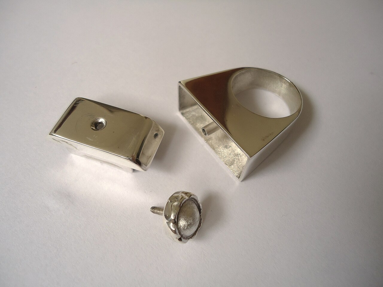File:Silver ring and box.JPG
