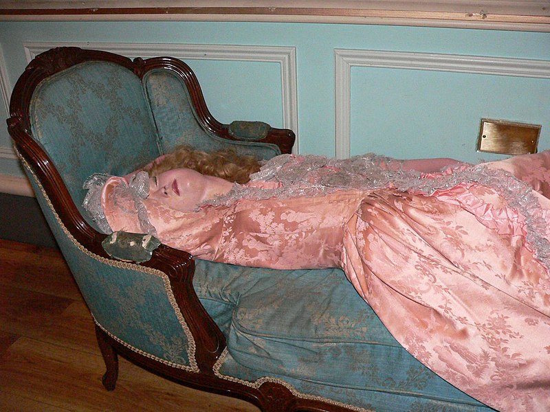 File:Sleepingbeautytussauds.jpg