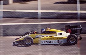 Patrick Tambay sur la Renault RE50 à Dallas