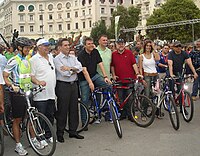US Consul CG Yee, along with the Mayor of Thessaloniki Vassilis Papageorgopoulos, the Prefect of Thessaloniki Panagiotis Psomiadis, and many others participating in World Environment Day on the waterfront bike path