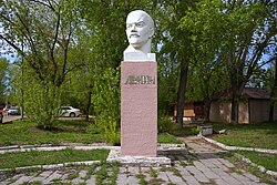 Памятник Владимиру Ильичу Ленину на улице Воровского