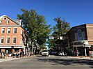 09.10.2016 15 44 43 Pohled na východ podél Virginia State Route 7 (King Street) na Virginia State Route 400 (Washington Street) v Alexandrii ve Virginii.jpg