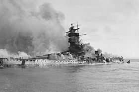 Важкий крейсер «Адмірал граф Шпеє» після підпалу і затоплення його власною командою внаслідок бою біля Ла-Плати. 17 грудня 1939