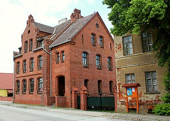 Dorfschule und Pfarrhaus (2012)