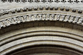 Beakheads de la cathédrale de Bayeux.