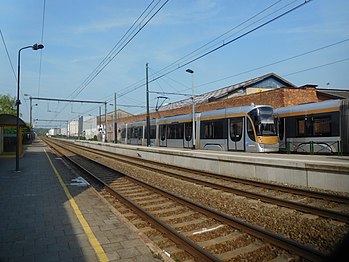 Le nouveau terminus du tram 82 se situe sur le même quai que celui utilisé par les trains.