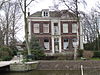 Vrijstaand herenhuis