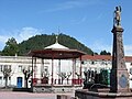 Le Kiosque et la fontaine Neptune.