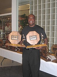 Silbermedaillengewinner Danny Harris (hier mit einigen seiner Trophäen im Jahr 2008)