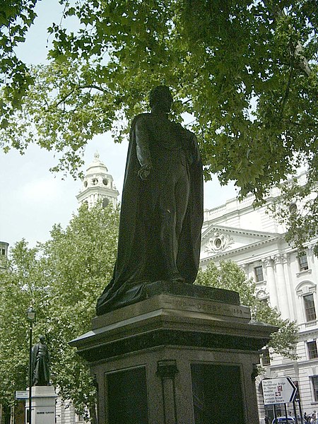 File:Earl of Derby statue.jpg