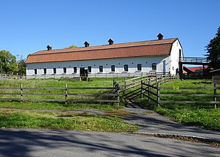 Stora ladugården, uppförd 1802.