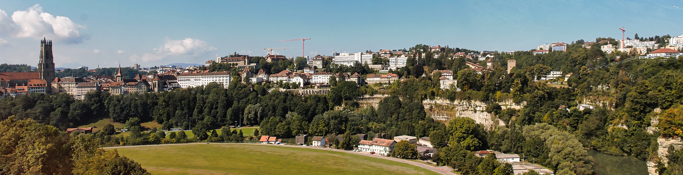 Blick von der Poyabrücke auf das Burgquartier und die Murtengasse