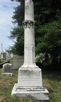Monumento al George M. Bache en la Kongresa Tombejo en Washington, D.C.