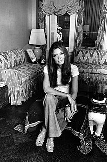 Gloria Steinem, a prominent Jewish feminist, attended Esther M. Broner's 1976 women-only seder. Gloria Steinem 1977 (c)Lynn Gilbert.jpg