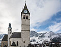 Stadtpfarrkirche und Liebfrauenkirche, im Hintergrund der Hahnenkamm