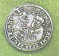 Arhibīskapa Jaspera Lindes un Valtera Pletenberga attēli uz mārkas monētas (1516).