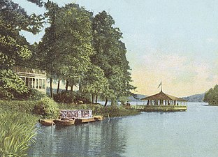 Sundet österut med värdshuset och paviljongen, vykort från omkring år 1900.