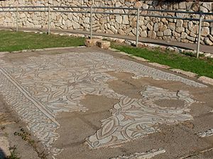 Mozaična tla bizantinske kapele iz 6. stoletja, ki je bila odkrita blizu pokopališč vzhodno od tela