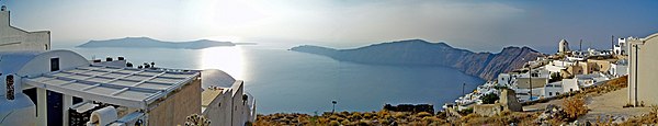 Santorini caldera panorama.jpg