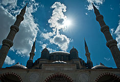Selimiye Camii ve Mavi Gökyüzü.jpg