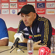 Valais Cup 2013 - OM-FC Porto 13-07-2013 - Elie Baup à la conférence de presse.jpg