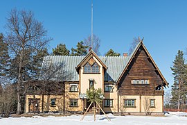 Zorngården, fasad mot syd (vänster) och mot norr.