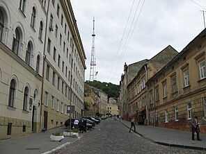 Долішня частина вулиці Ужгородської (поблизу лікарні)