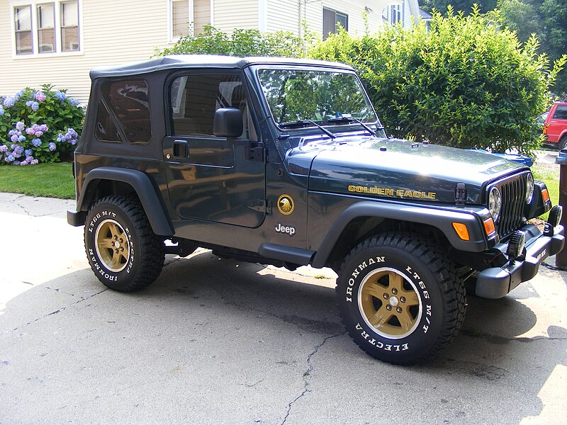 800px-2006_Jeep_Golden_Eagle.JPG