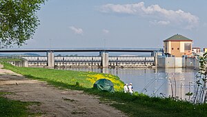 2014 Zapora na Jeziorze Paczkowskim, w Kozielnie 03.jpg