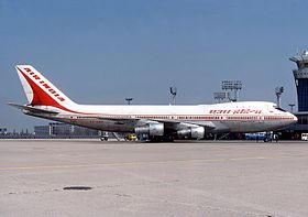 VT-EBD, le Boeing 747 impliqué dans l'accident, ici photographié à l'aéroport de Paris-Orly en janvier 1976