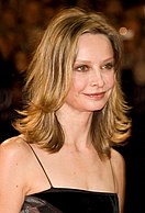 Calista Flockhart kòm Cat Grant.