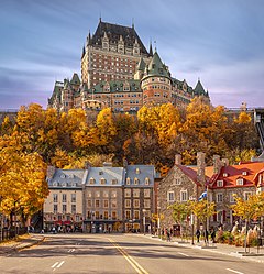 قصر فرونتناس في مدينة كيبك بكندا