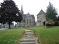 Kirche Saint-Pierre mit Turm von Saint-Eutrope