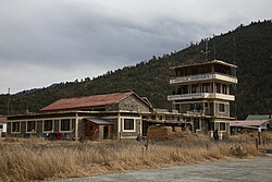 Jumla Airport 2007 DVS 5430.jpg