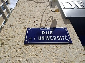 Voir la plaque.